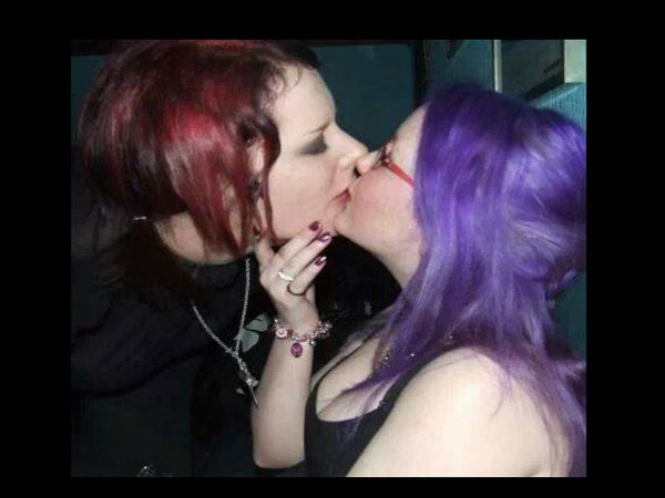 ఇంటర్నెట్‌లో గే సెక్స్ రభస