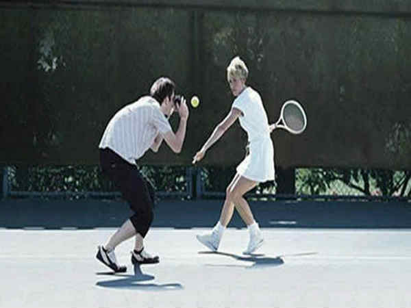 ప్రమాదపుటంచుల్లో ఫోటోగాఫర్లు..!