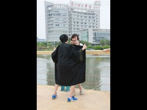 నవ్వులు పూయిస్తున్న సోషల్ మీడియా సిత్రాలు