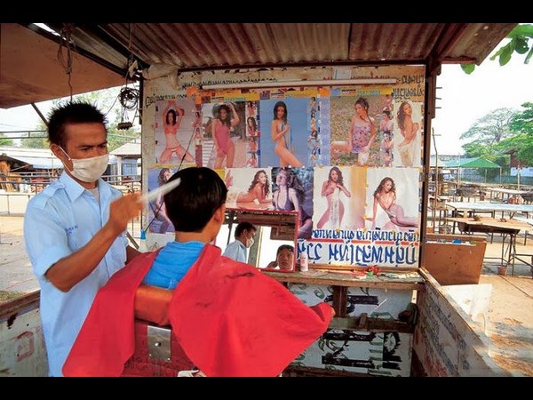 నవ్వులు పూయిస్తున్న సోషల్ మీడియా సిత్రాలు