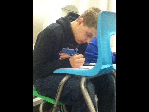 నవ్వులు పూయిస్తున్న సోషల్ మీడియా సిత్రాలు