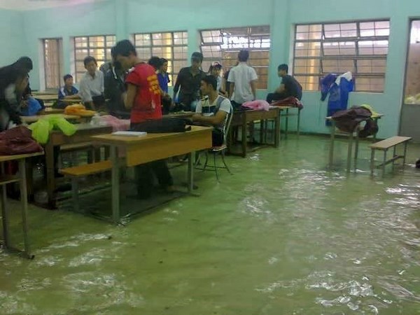 సోషల్ మీడియాలో క్రేజీ ఫోటోల కిక్!