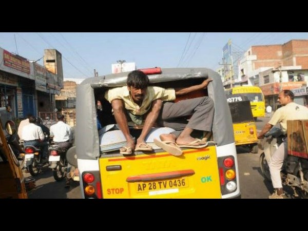 సోషల్ మీడియాలో ఉలిక్కిపడే చిత్రాలు!!