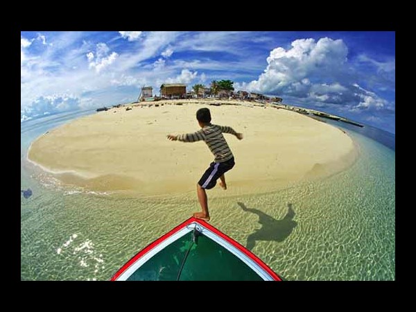 సోషల్ మీడియా సంచలనాత్మక దృశ్యాలు!