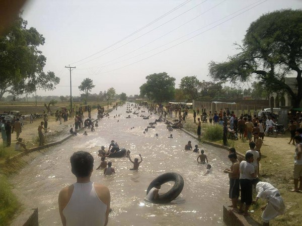 సోషల్ మీడియా సంచలనాత్మక దృశ్యాలు!