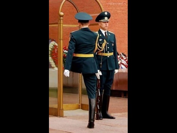 సోషల్ మీడియాలో అదో రకం చిత్రాలు