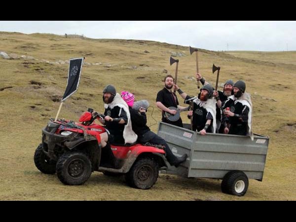 సోషల్ మీడియాలో అదో రకం చిత్రాలు