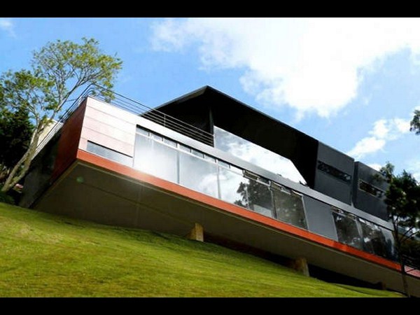 ఆపదలో ఆదుకునే టెక్నాలజీ దేవుడా