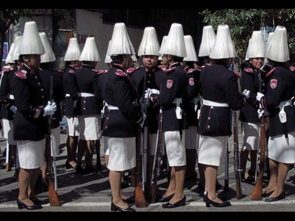 సోషల్ మీడియా థ్రిల్లింగ్ ఫోటోలు