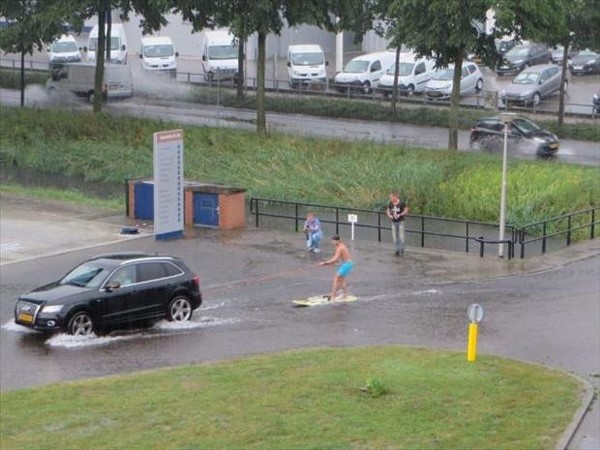 సోషల్ మీడియా థ్రిల్లింగ్ ఫోటోలు