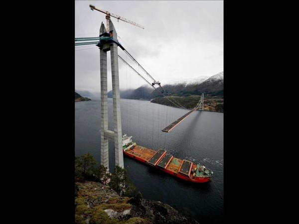 సోషల్ మీడియాలో హల్‌చల్ చేస్తన్న వినూత్న చిత్రాలు