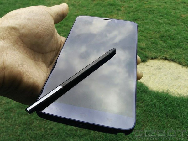 ఆల్కాటెల్ వన్ టచ్ హీరో స్మార్ట్‌ఫోన్‌ ఫోటోగ్యాలరీ