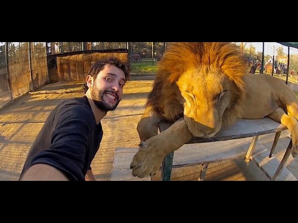 వింత మనుషులు.. వెర్రి చేష్టలు!