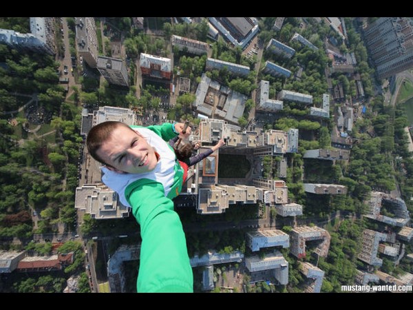 వింత మనుషులు.. వెర్రి చేష్టలు!