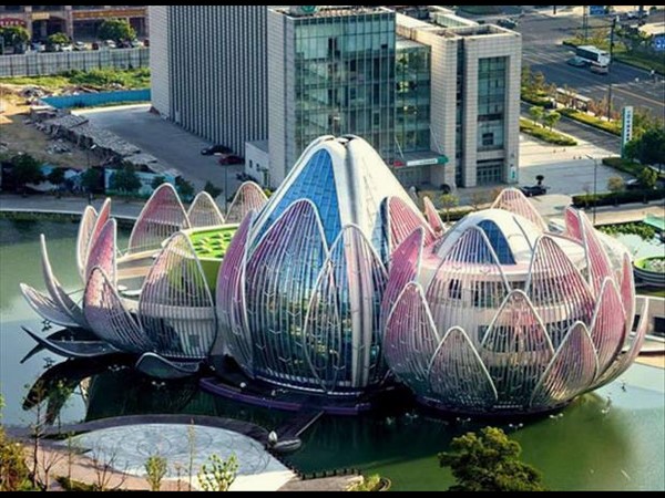 సోషల్ మీడియా.. భిన్న కథల సారాంశం!