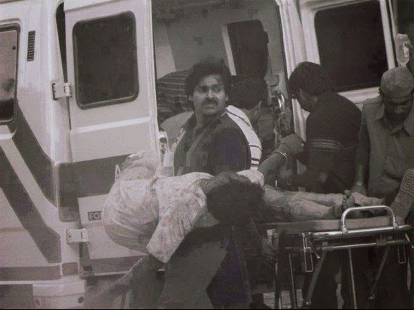 సోషల్ మీడియాలో హల్ చల్ చేస్తున్న పవన్ కళ్యాణ్ అరుదైన చిత్రాలు