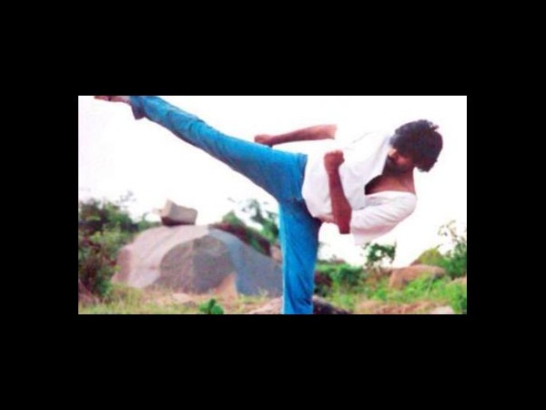 సోషల్ మీడియాలో హల్ చల్ చేస్తున్న పవన్ కళ్యాణ్ అరుదైన చిత్రాలు