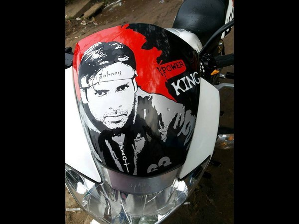 సోషల్ మీడియాలో హల్ చల్ చేస్తున్న పవన్ కళ్యాణ్ అరుదైన చిత్రాలు