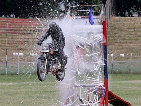 సోషల్ మీడియా వినోదాత్మక చిత్రాలు!!