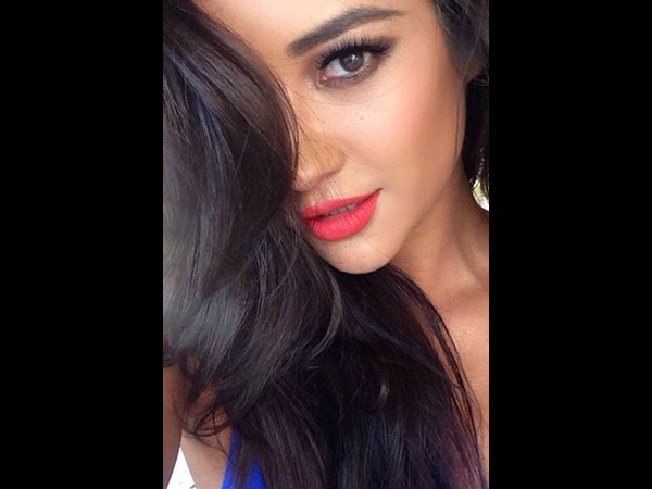 పిచ్చెక్కిస్తున్న... ‘సెల్ఫీ' భామలు