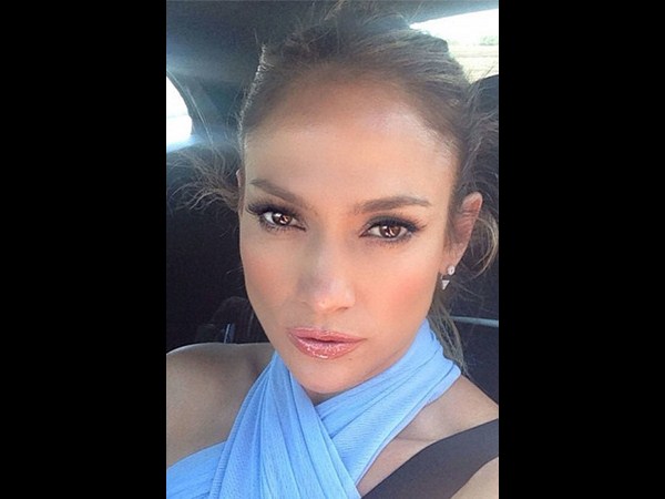 పిచ్చెక్కిస్తున్న... ‘సెల్ఫీ' భామలు