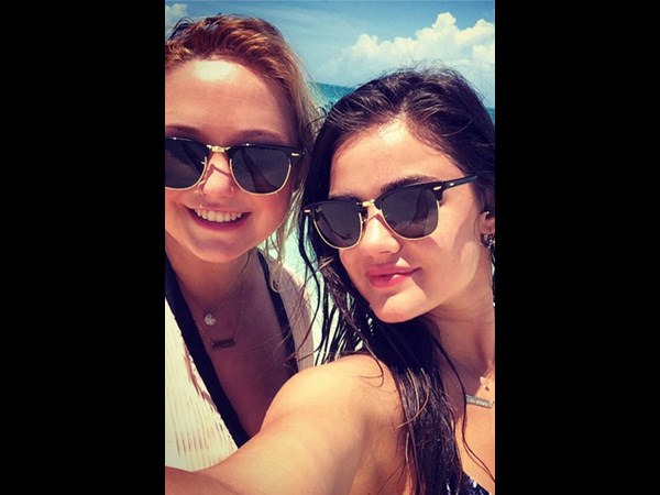 పిచ్చెక్కిస్తున్న... ‘సెల్ఫీ' భామలు