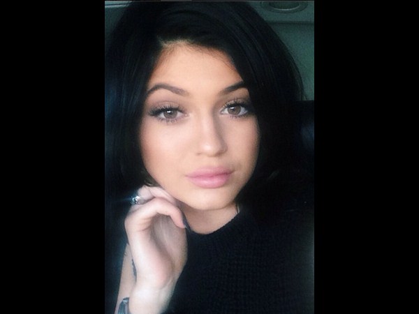 పిచ్చెక్కిస్తున్న... ‘సెల్ఫీ' భామలు