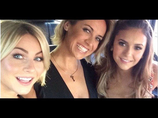 పిచ్చెక్కిస్తున్న... ‘సెల్ఫీ' భామలు