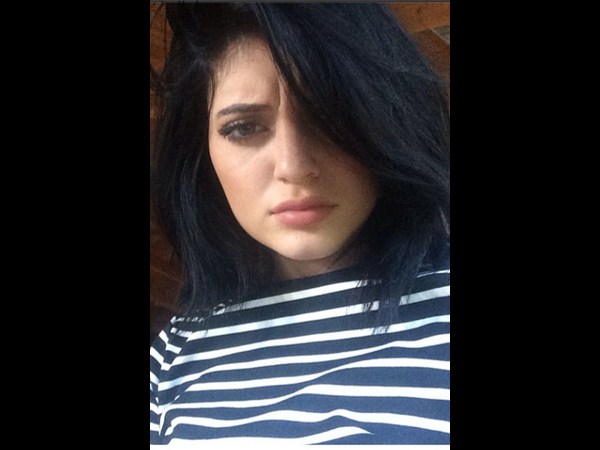 పిచ్చెక్కిస్తున్న... ‘సెల్ఫీ' భామలు