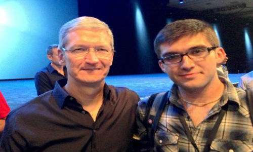 యాపిల్ కంపెనీలో ఉద్యోగమే వద్దన్నాడు!!