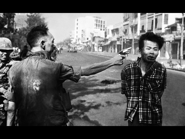 షాకింగ్ స్టోరీలు@సోషల్ మీడియా