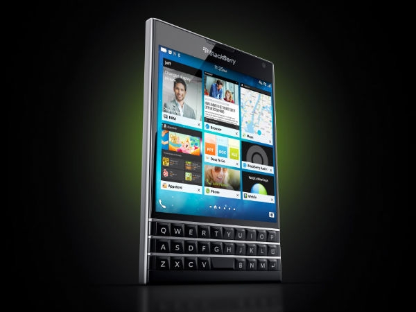 బ్లాక్‌బెర్రీ పాస్‌పోర్ట్ స్మార్ట్‌ఫోన్ ఫోటో గ్యాలరీ.... 