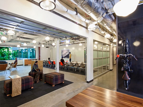 సాఫ్ట్‌వేర్ ఉద్యోగుల విలాసాలు!