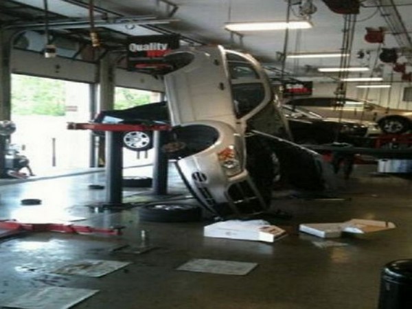 సోషల్ మీడియా వింత కథా సిత్రాలు!!