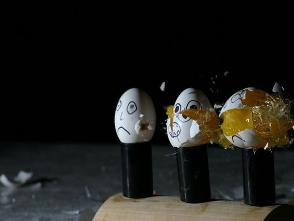 సోషల్ మీడియా వింత కథా సిత్రాలు!!