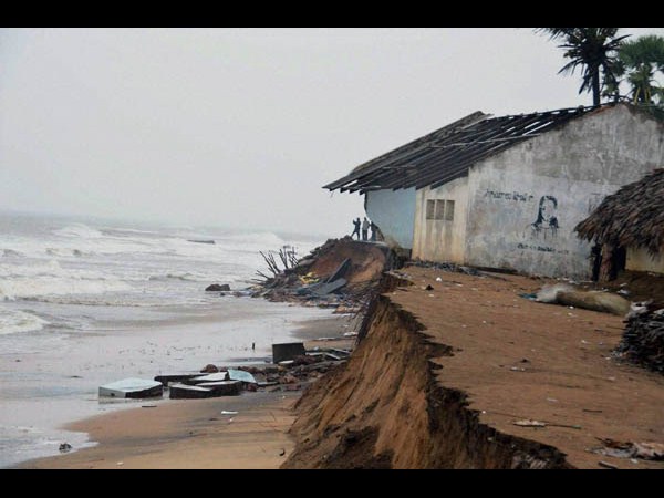 సోషల్ మీడియాలో హుదుద్ కల్లోలం..