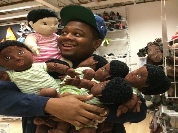 సోషల్ మీడియాలో విభిన్న వినోదాలు