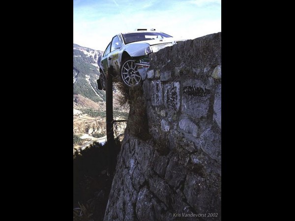 సోషల్ మీడియాలో విభిన్న వినోదాలు