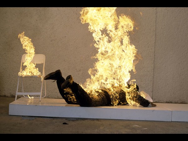 సోషల్ మీడియా షాకింగ్ చిత్రాలు!!