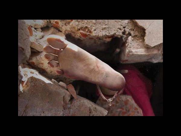 సోషల్ మీడియా షాకింగ్ చిత్రాలు!!