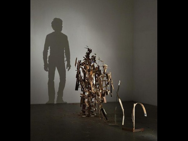 ఆ నీడలో ఏదో దాగుంది!!