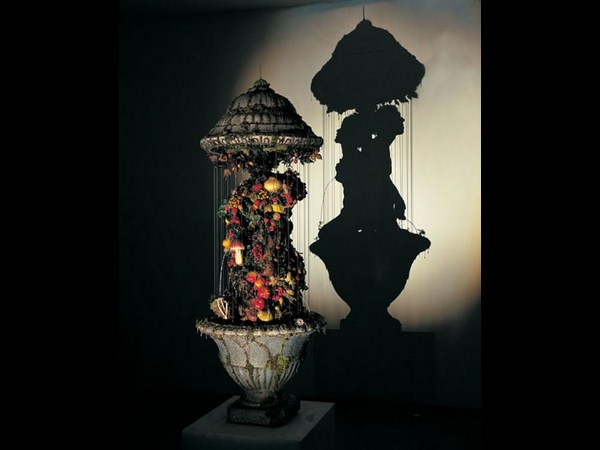 ఆ నీడలో ఏదో దాగుంది!!