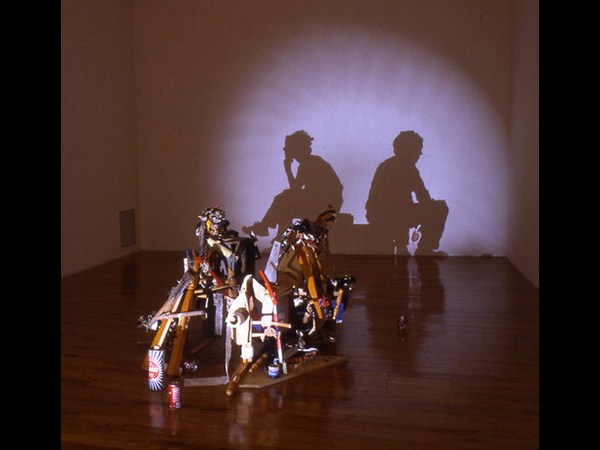 ఆ నీడలో ఏదో దాగుంది!!