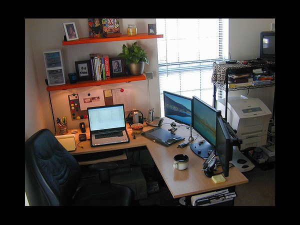 50 అత్యుత్తమ కంప్యూటర్ వర్క్‌స్టేషన్ ఏర్పాట్లు