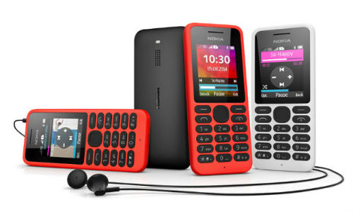 ప్రత్యేకమైన ఇన్‌బుల్ట్ మ్యూజిక్ ప్లేయర్‌ ఆప్షన్‌తో కూడిన ‘నోకియా 130’ డ్యూయల్ సిమ్ ఫీచర్‌ ఫోన్‌ను మైక్రోసాఫ్ట్ మార్కెట్లో   విడుదల చేసింది. ఈ ప్రారంభ స్థాయి ఫీచర్ ఫోన్ ధర రూ.1649. ఈ ఫోన్‌ బ్యాటరీని ఒకసారి పూర్తిగా చార్జ్ చేసినట్లయితే 13   గంటల పాటు నిరంతరాయంగా మాట్లాడుకోవచ్చని, ఫోన్‌ను వినియోగించనట్లయితే 36 రోజులు పాటు చార్జింగ్ అలానే   ఉంటుందని, మ్యూజిక్ ప్లేయర్‌తో 46 గంటల పాటు మ్యూజిక్‌ను , 16 గంటల పాటు వీడియోలను వీక్షించవచ్చని కంపెనీ   తెలిపింది.  నోకియా 130 కీలక ఫీచర్లు:  1.8 అంగుళాల కలర్ డిస్‌ప్లే, ఫోన్ మెమరీని మైక్రోఎస్డీ కార్డ్‌స్లాట్ ద్వారా 32జీబి వరకు విస్తరించుకునే అవకాశం, బ్లూటూత్ కనెక్టువిటీ, యూఎస్బీ కనెక్టువిటీ ద్వారా ఫైల్స్‌ను షేర్ చేసుకునే అవకాశం.