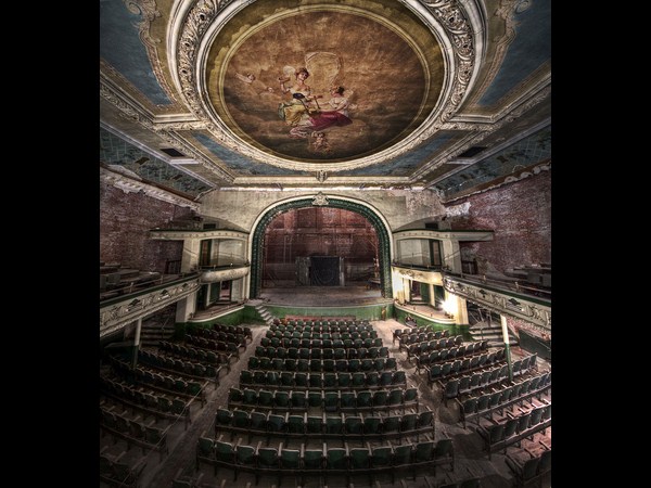  భయానక స్థావరాలు!!