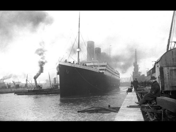 చారిత్రాత్మక ఘట్టాలు@సోషల్ మీడియా!!