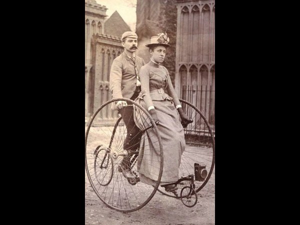 చారిత్రాత్మక ఘట్టాలు@సోషల్ మీడియా!!