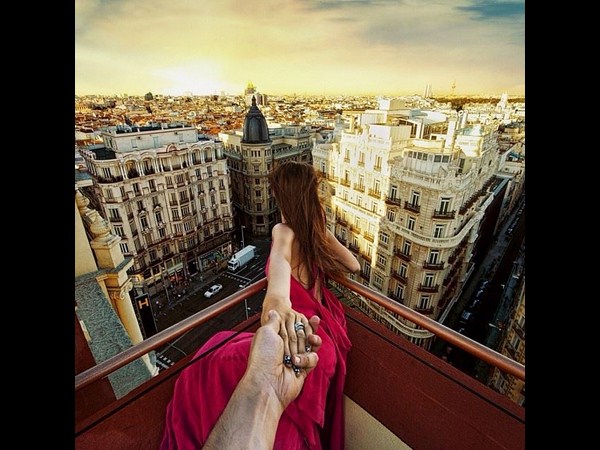 వయ్యారి నడుముతో ప్రపంచాన్నే చూపించింది!!