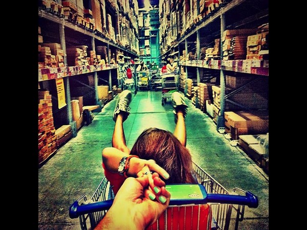 వయ్యారి నడుముతో ప్రపంచాన్నే చూపించింది!!